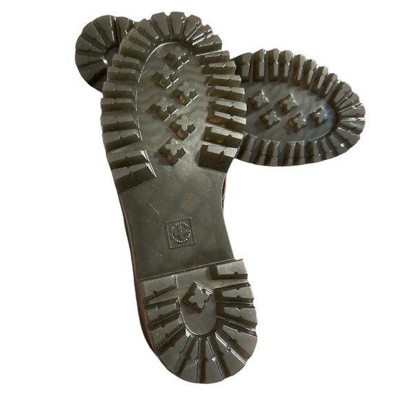 Dr. Martens Leona Lo Black Platform Heeled Oxford - Picture 4 of 5